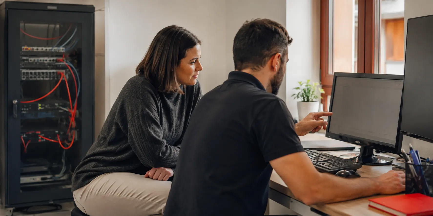 Atención informática profesional y cercana en Granada